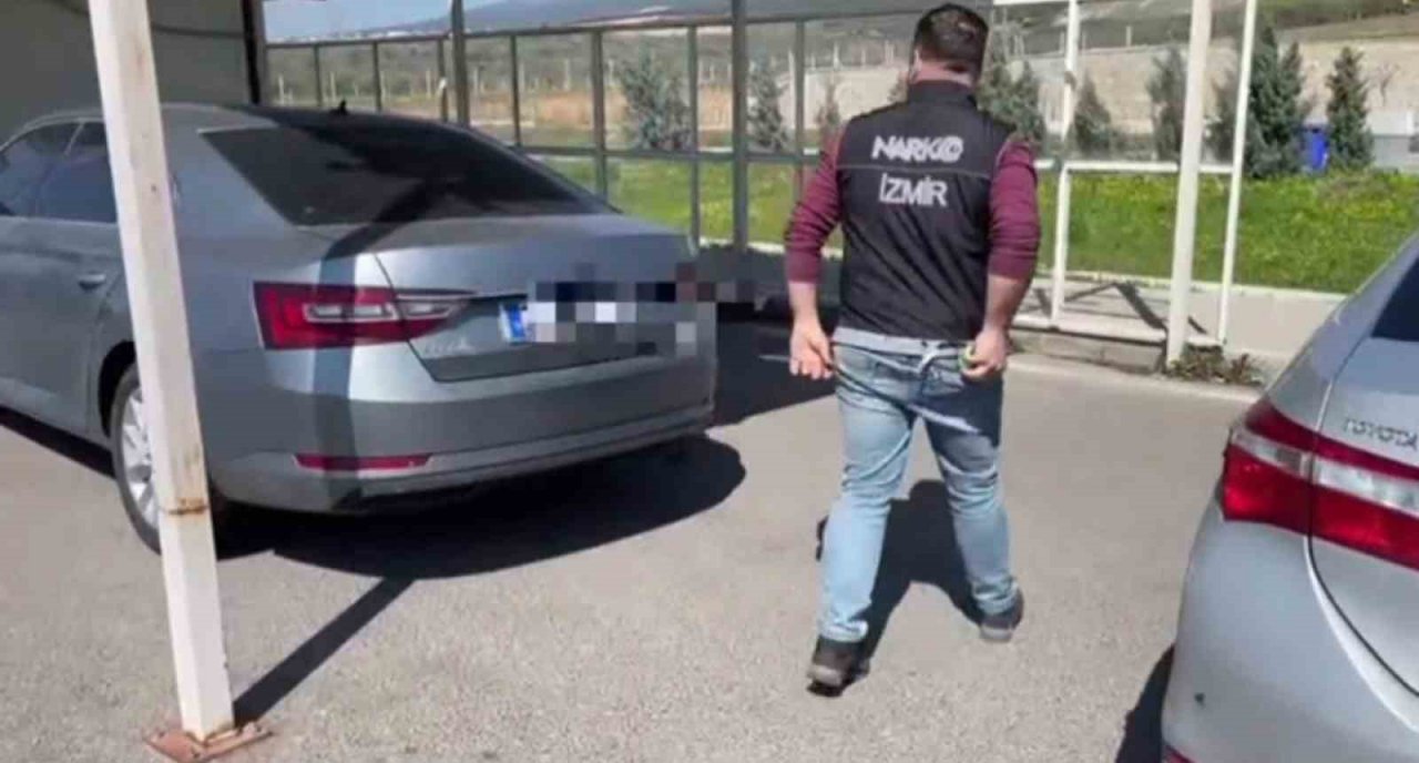 Araç torpidosundan 3 kilonun üzerinde kokain çıktı