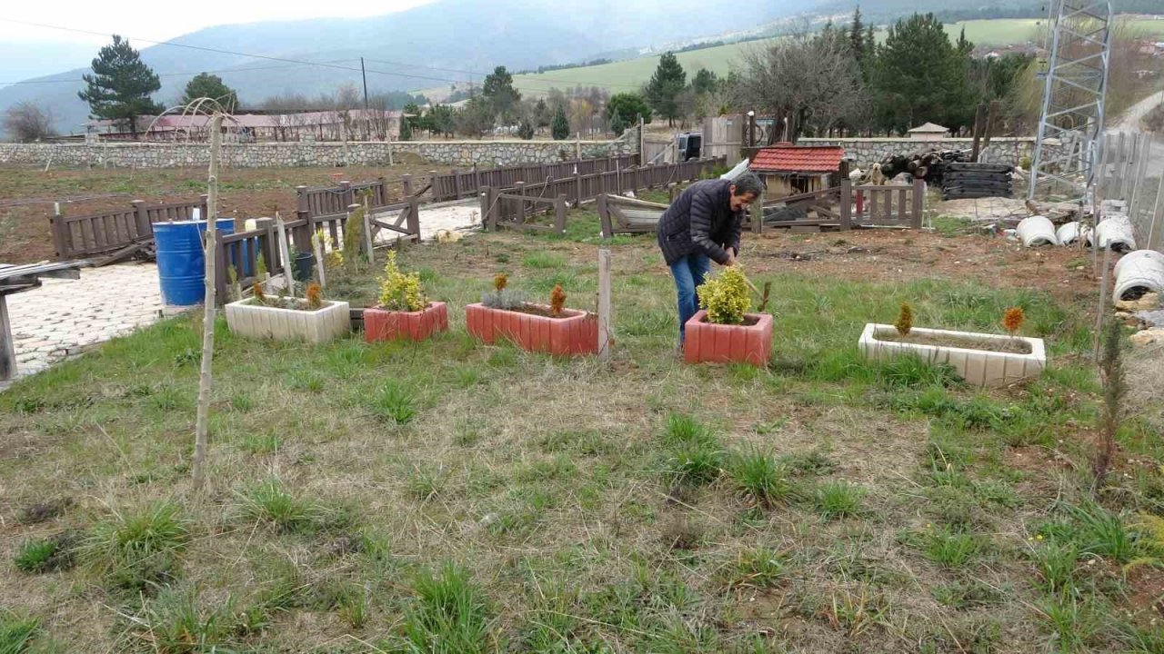 ‘İçme suyu yetersizliği’ iddiasıyla evine su bağlatamayan vatandaş yardım bekliyor