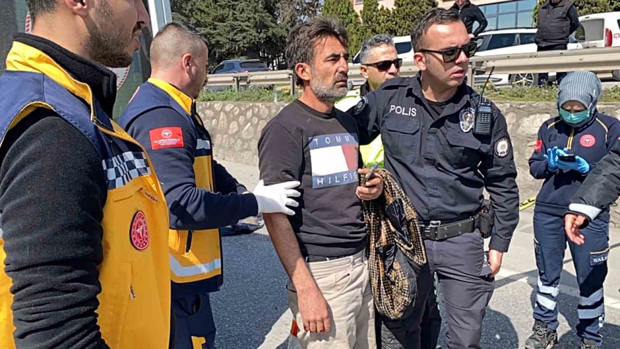 Motosiklet tır dorsesinin altına yuvarlandı, sürücü hayatını kaybetti