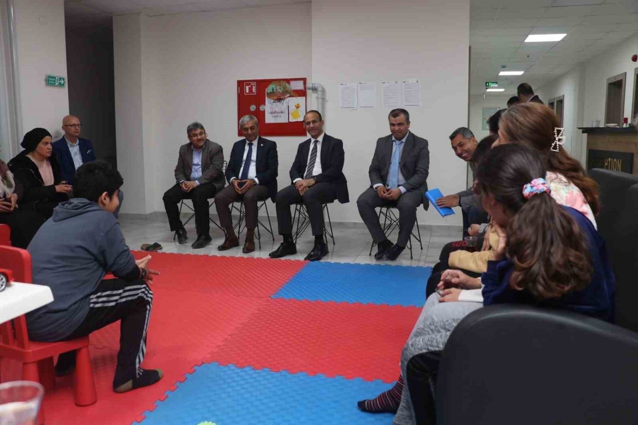 Kaymakam Tepeli ve Başkan Kaplan depremzedeler ile bir araya geldi