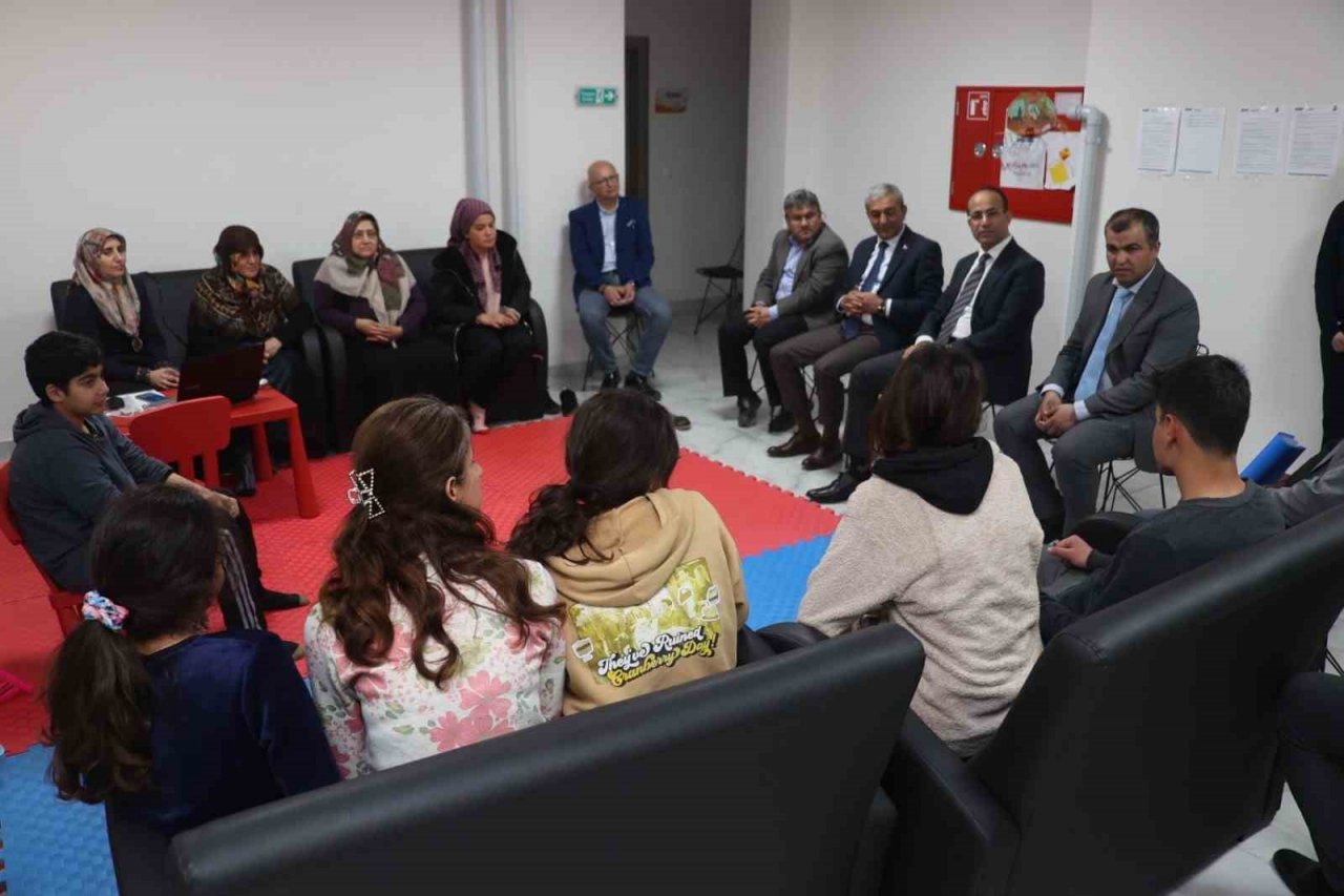 Kaymakam Tepeli ve Başkan Kaplan depremzedeler ile bir araya geldi