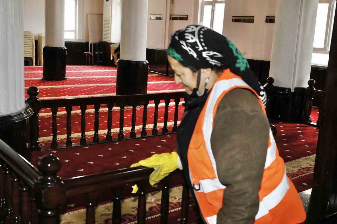 Camiler Ramazan ayına hazırlanıyor