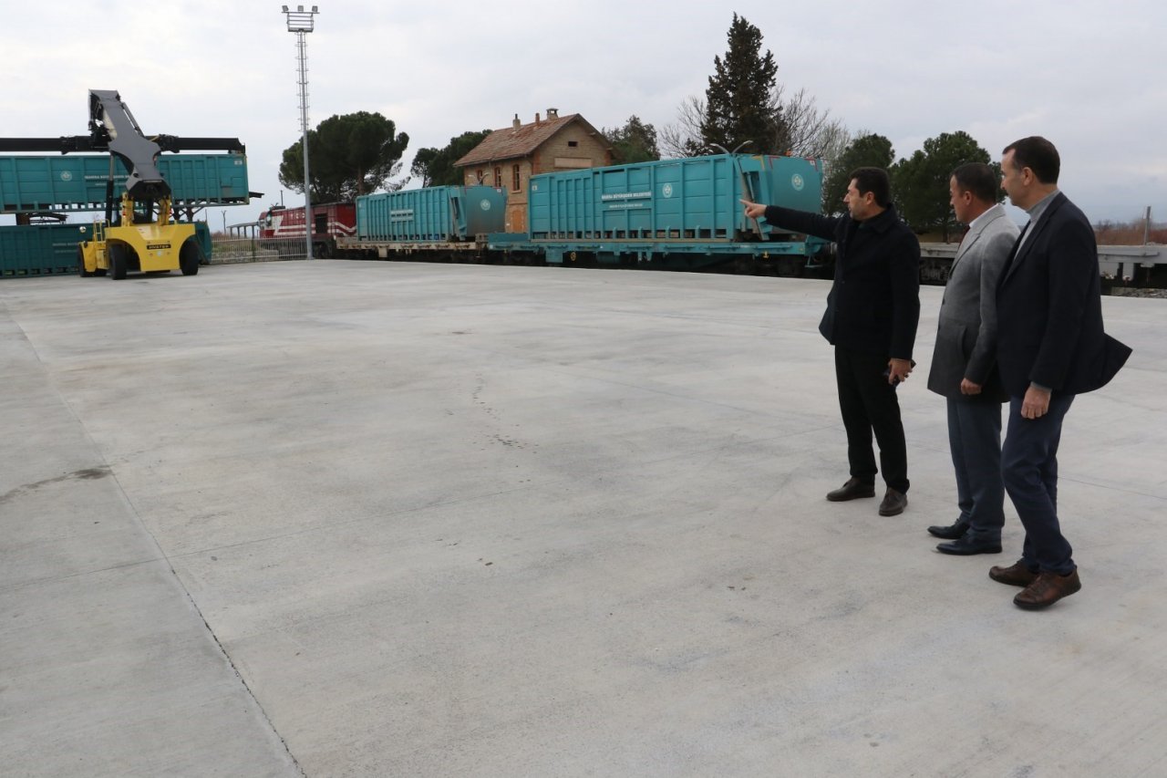 Trenle atık taşıma projesi karbon salınımını da düşürüyor