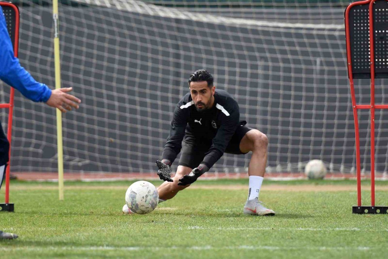 Manisa FK’da Altay maçı hazırlıkları başladı