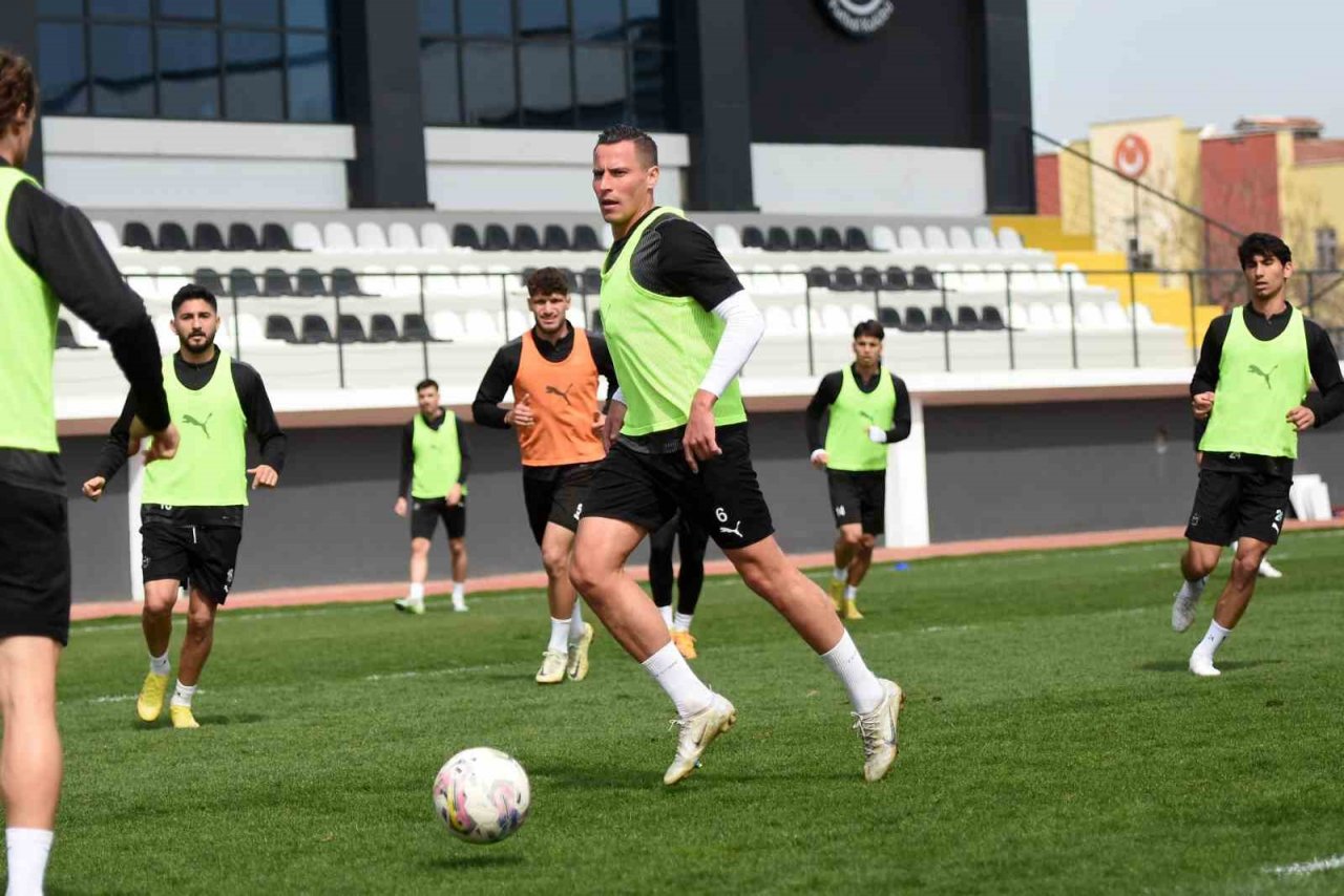 Manisa FK’da Altay maçı hazırlıkları başladı