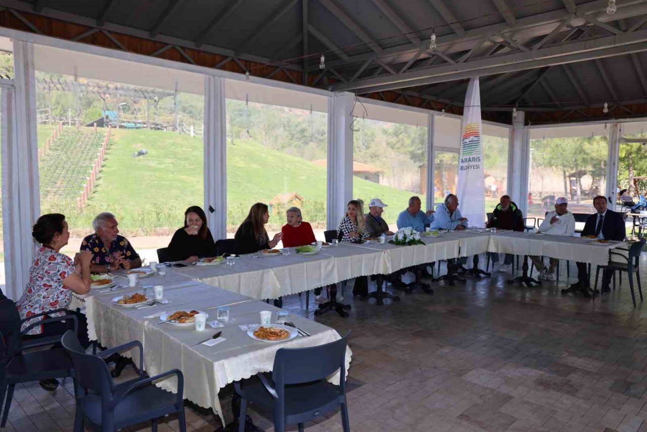 Marmaris Belediyesi, huzurevi sakinlerinin gönlünü aldı