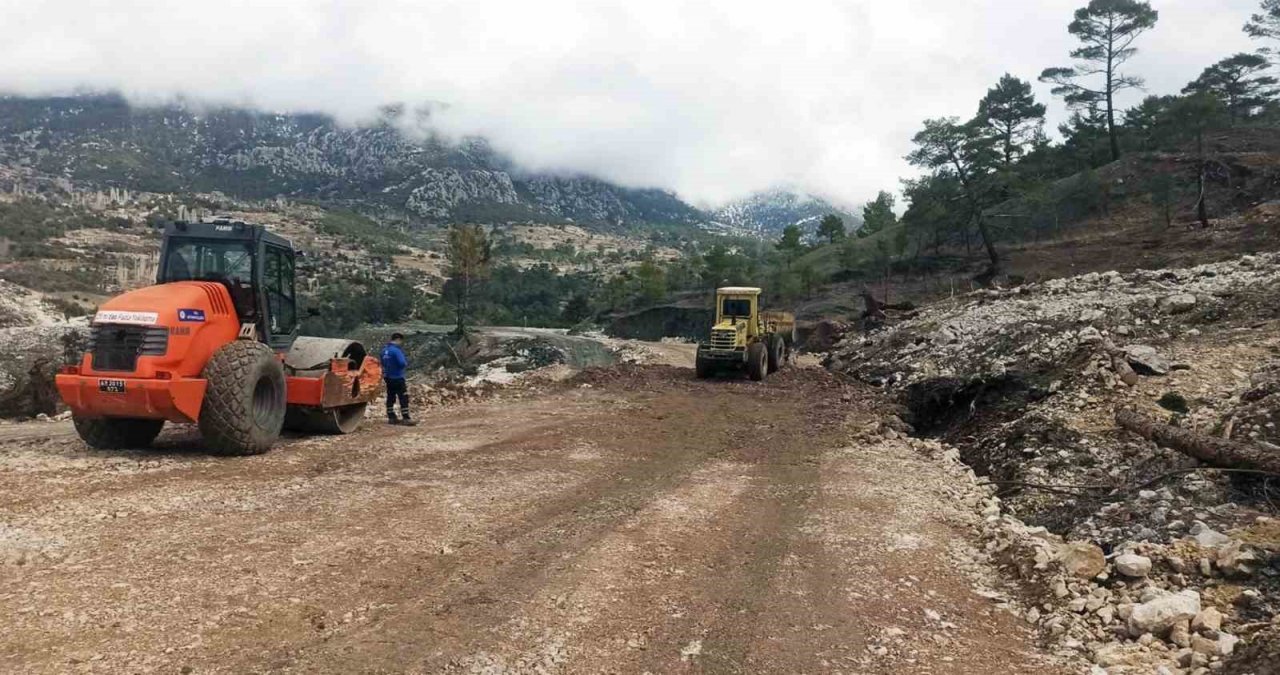 Kırsal Mahalle yollarında iyileştirme çalışması