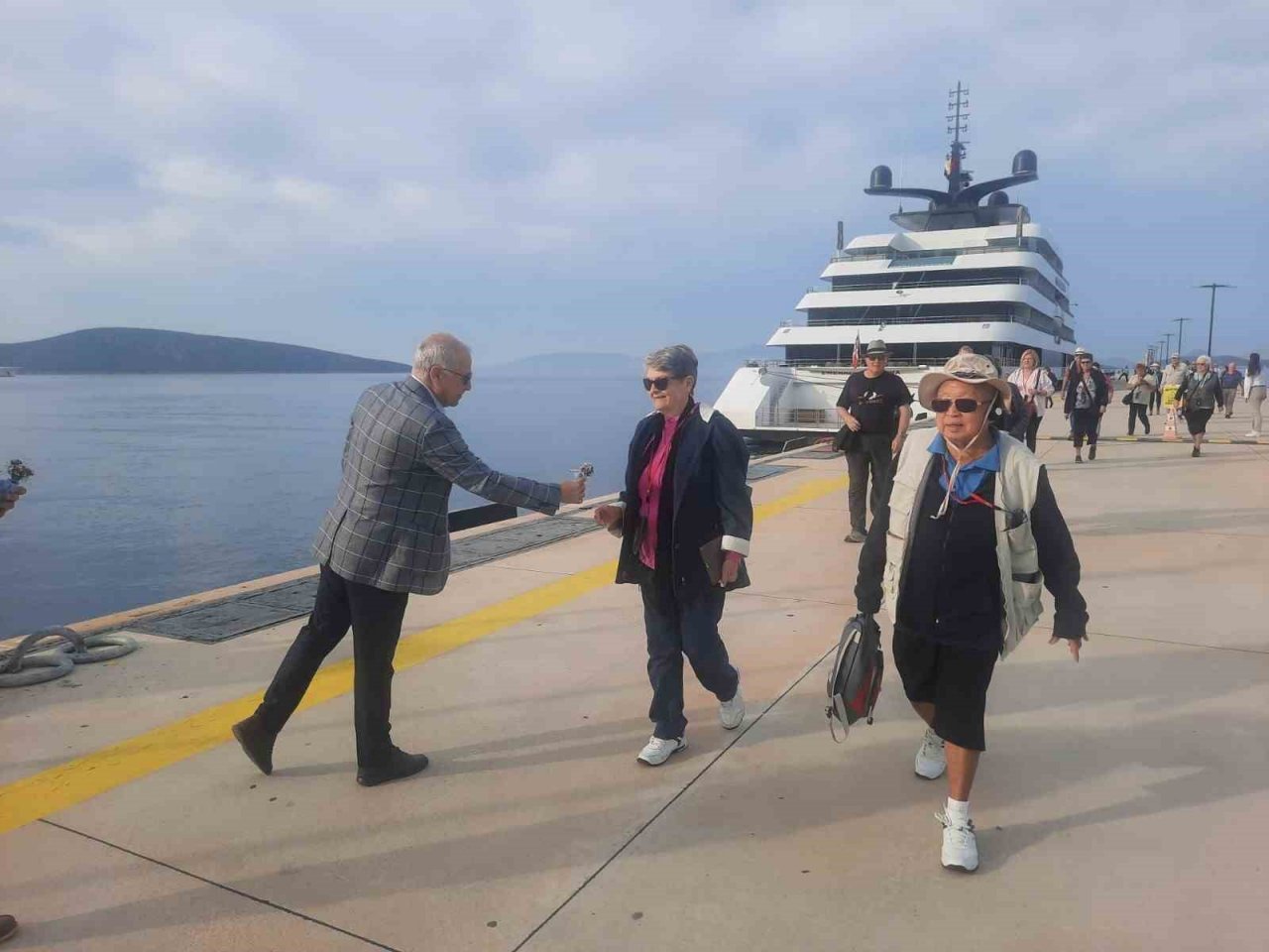 Bodrum’a sezonun ilk gemisi geldi