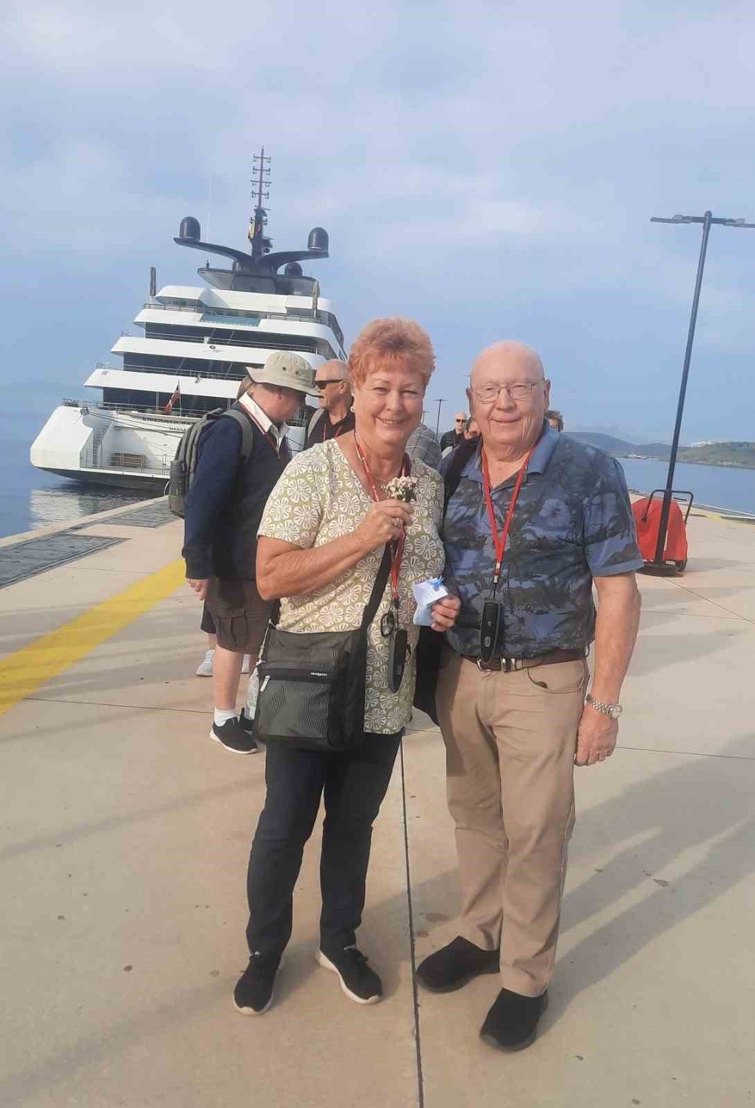 Bodrum’a sezonun ilk gemisi geldi