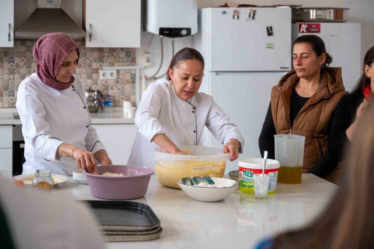 Olgunlaşma Enstitüsü’ndeki etkinlik, depremzede kadınlara moral oldu