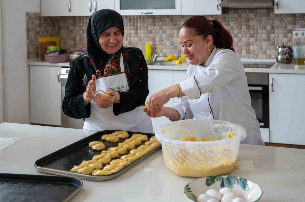 Olgunlaşma Enstitüsü’ndeki etkinlik, depremzede kadınlara moral oldu