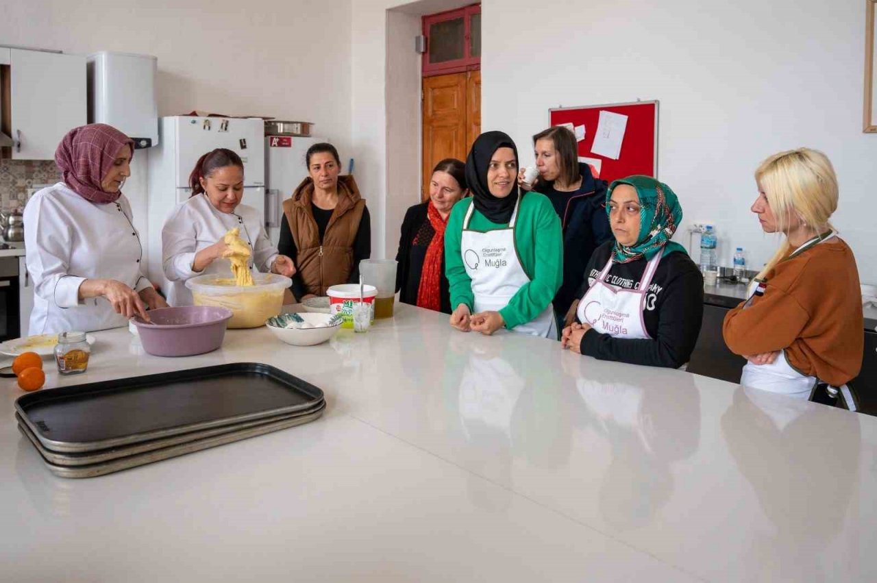 Olgunlaşma Enstitüsü’ndeki etkinlik, depremzede kadınlara moral oldu