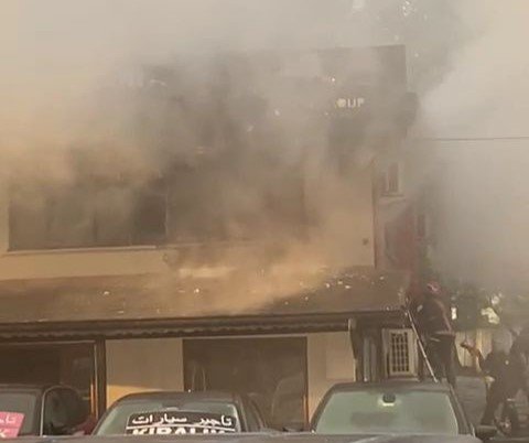 Araç kiralama şirketinde çıkan yangın söndürüldü