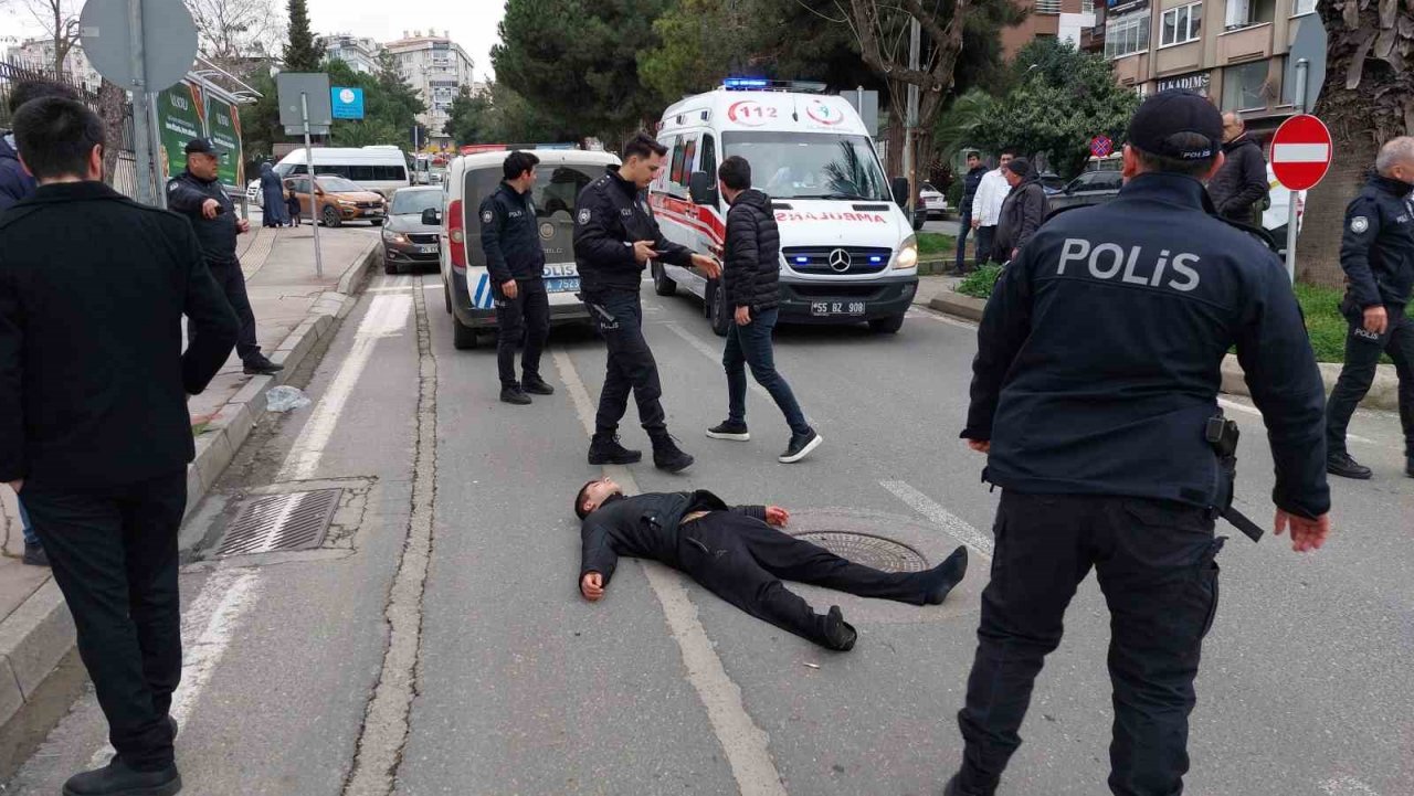 Kardeşini bıçaklayan genç sokakta baygın bulundu