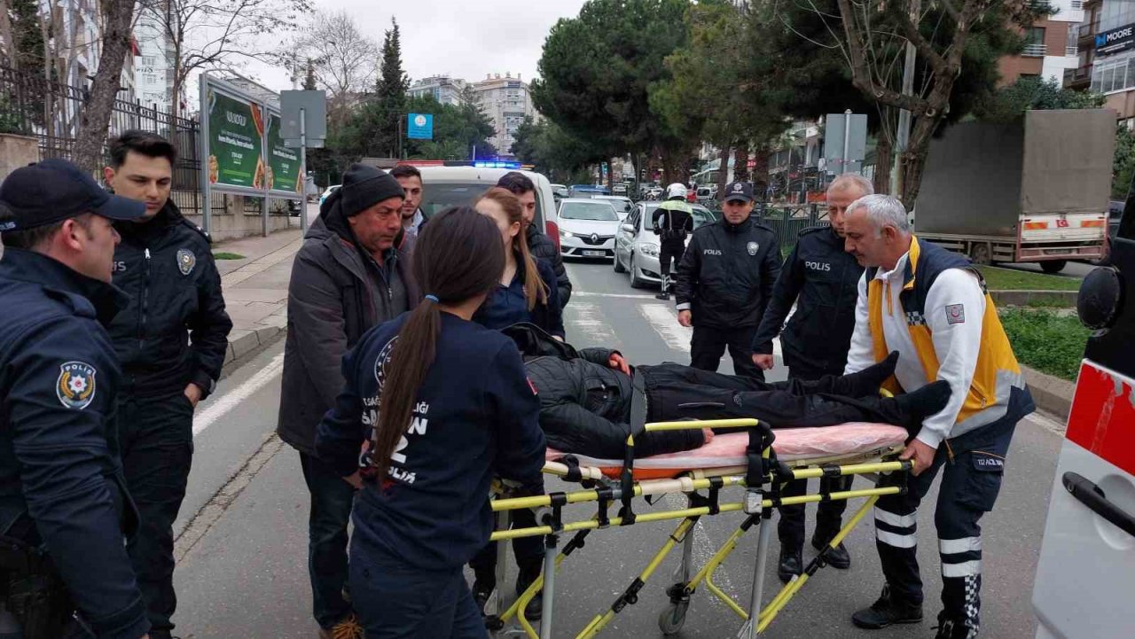 Kardeşini bıçaklayan genç sokakta baygın bulundu