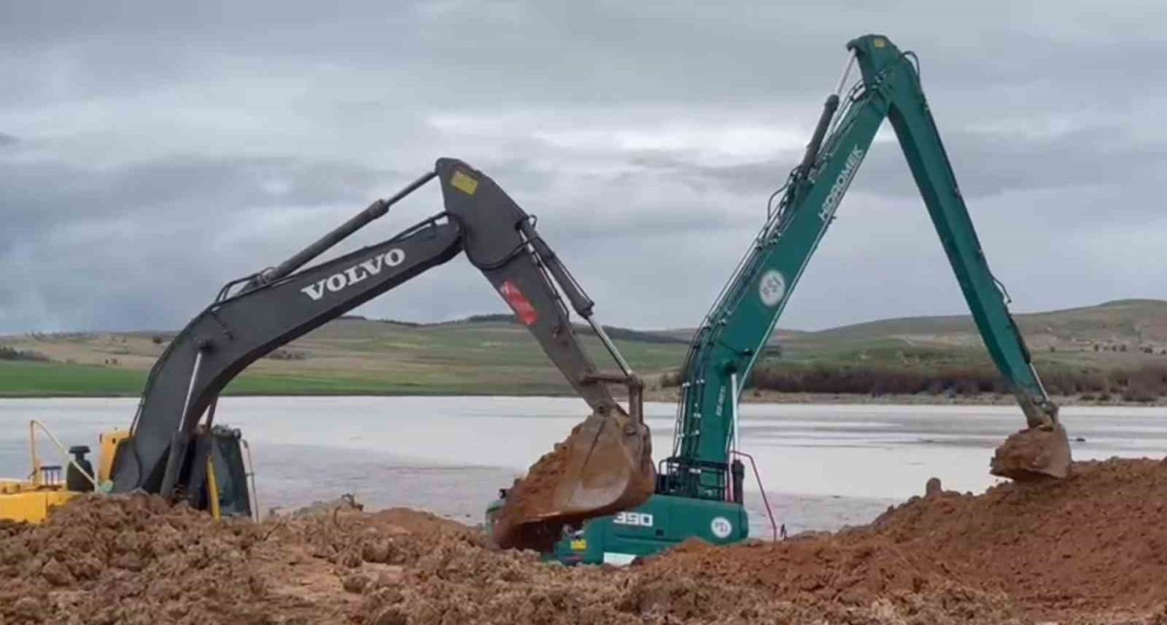 Şanlıurfa’da sele kapılan tır sürücüsü 7 gündür aranıyor