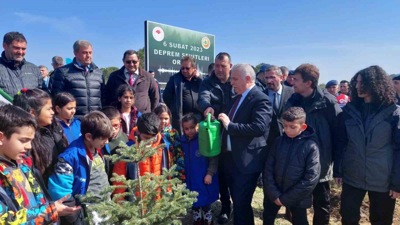 Deprem şehitleri için 30 bin fidan toprakla buluşuyor