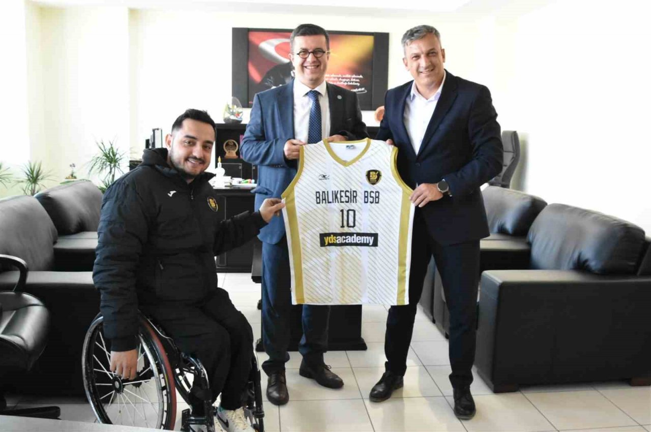 Tekerlekli Sandalye Basketbol Takımı’na Üniversiteden sağlık desteği