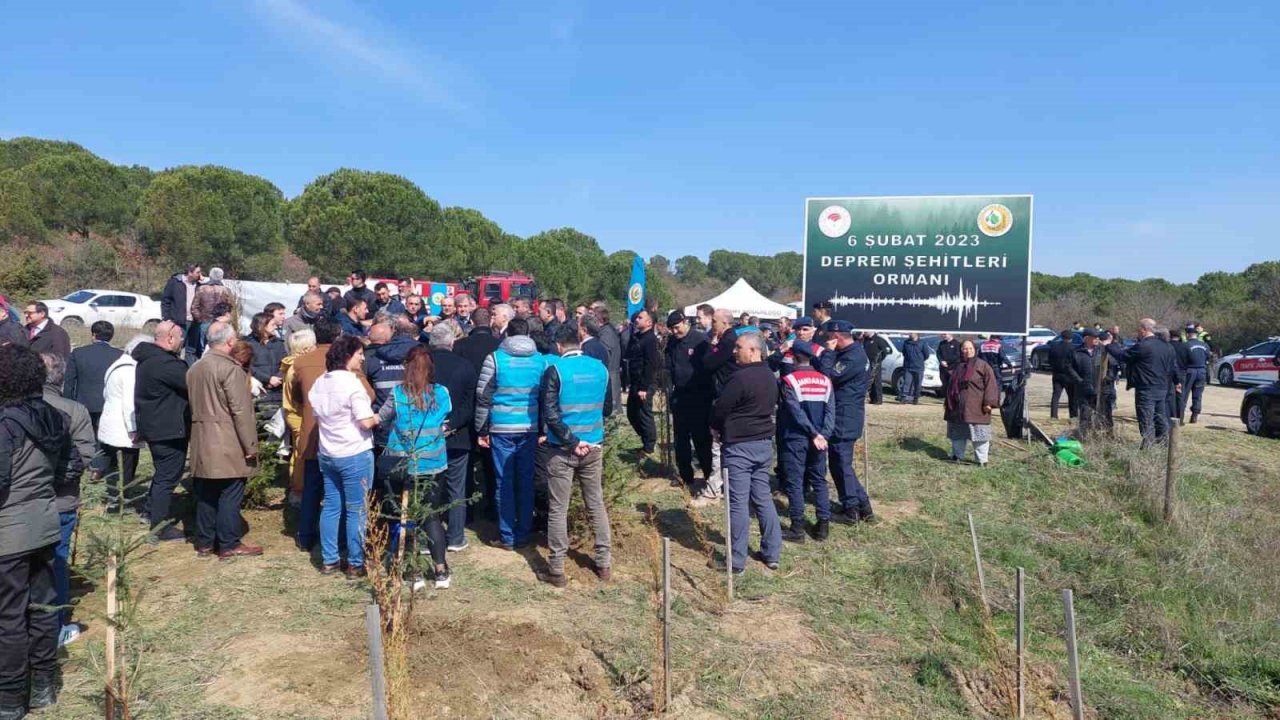 Deprem şehitleri için 30 bin fidan toprakla buluşuyor