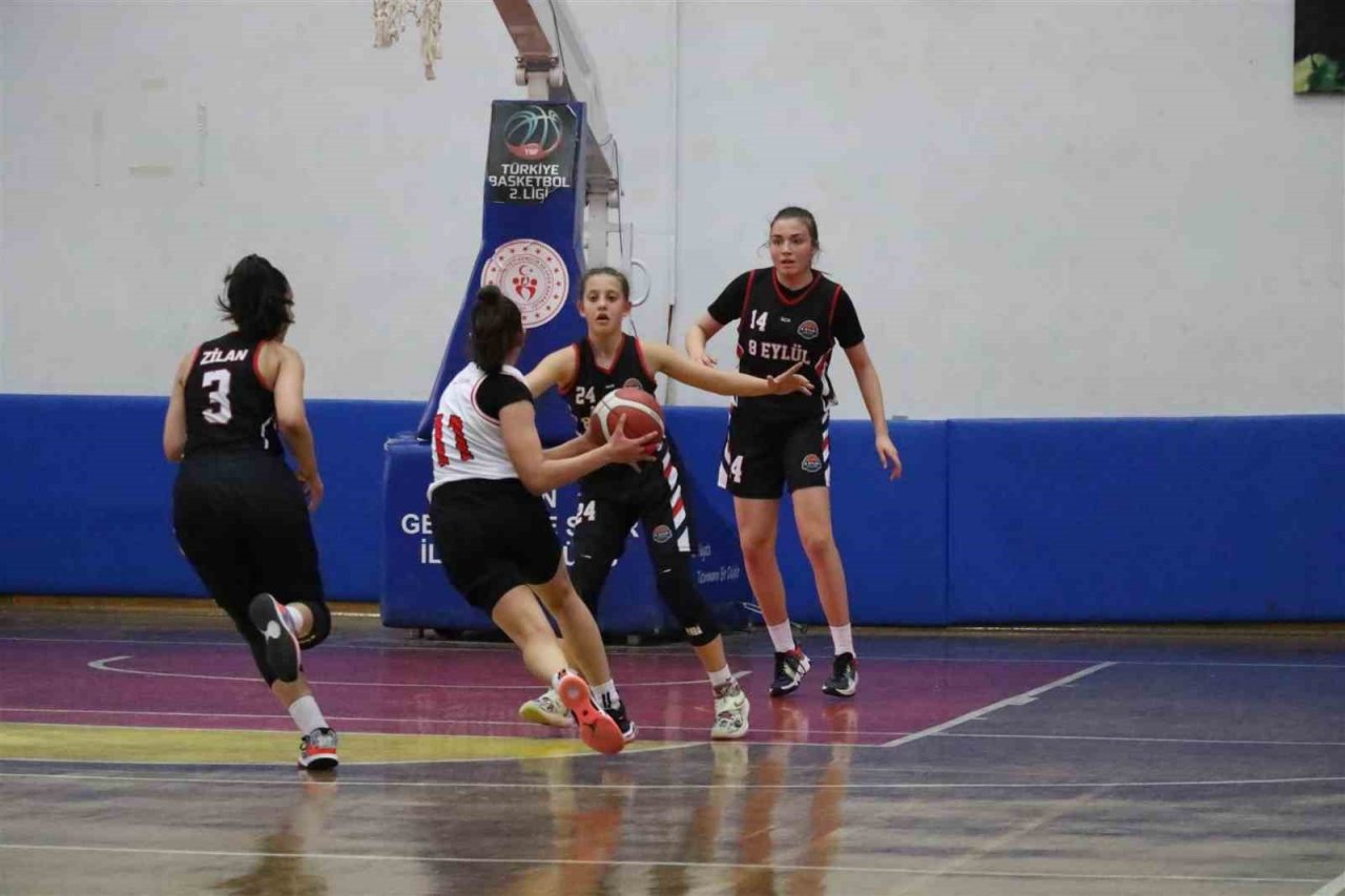 Aydın’da U16 Kızlar Basketbol Bölge Şampiyonası başladı