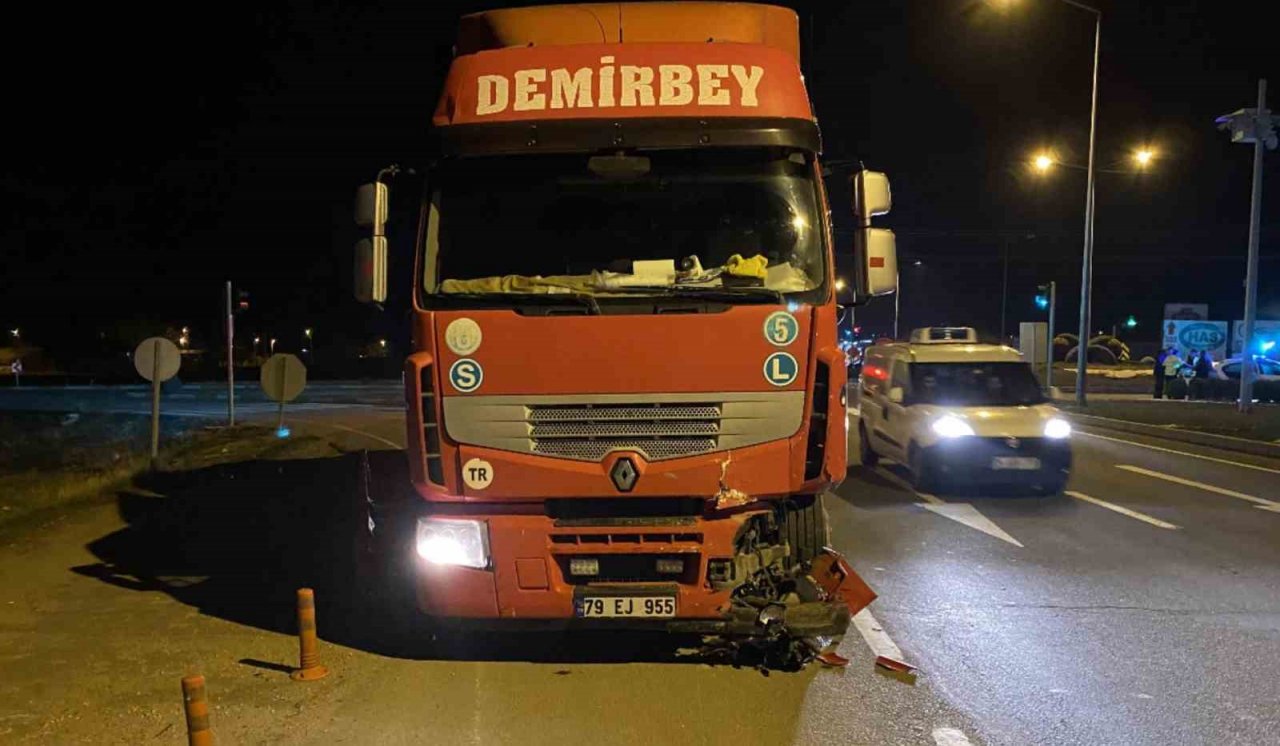 Aksaray’da tır ile otomobil çarpıştı: 3 yaralı