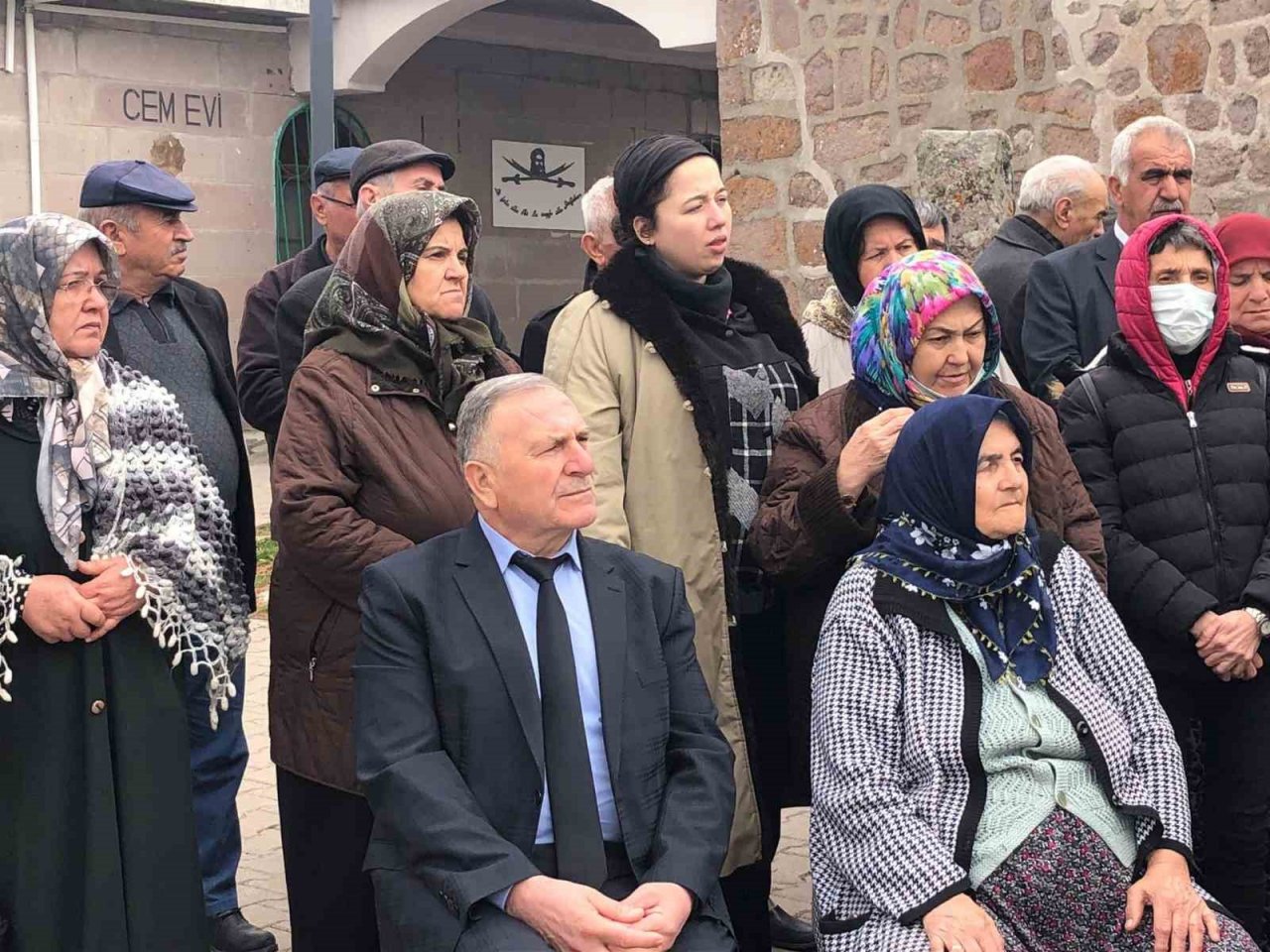 Türkmen Alevilerinin AK Parti milletvekili adayı Emrah Uslu oldu