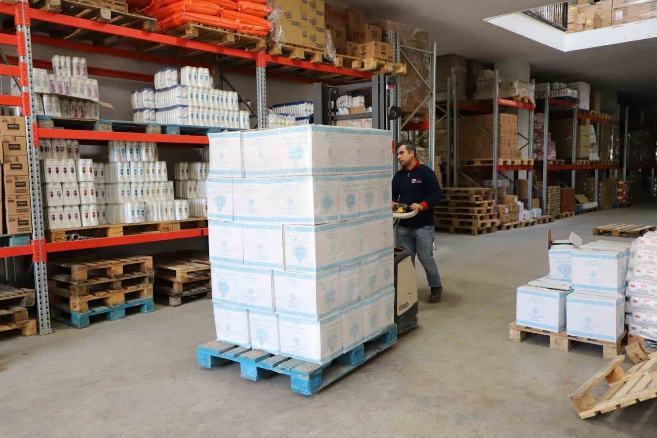 Alanya Belediyesi ramazan bereket paketlerinin dağıtımına başladı