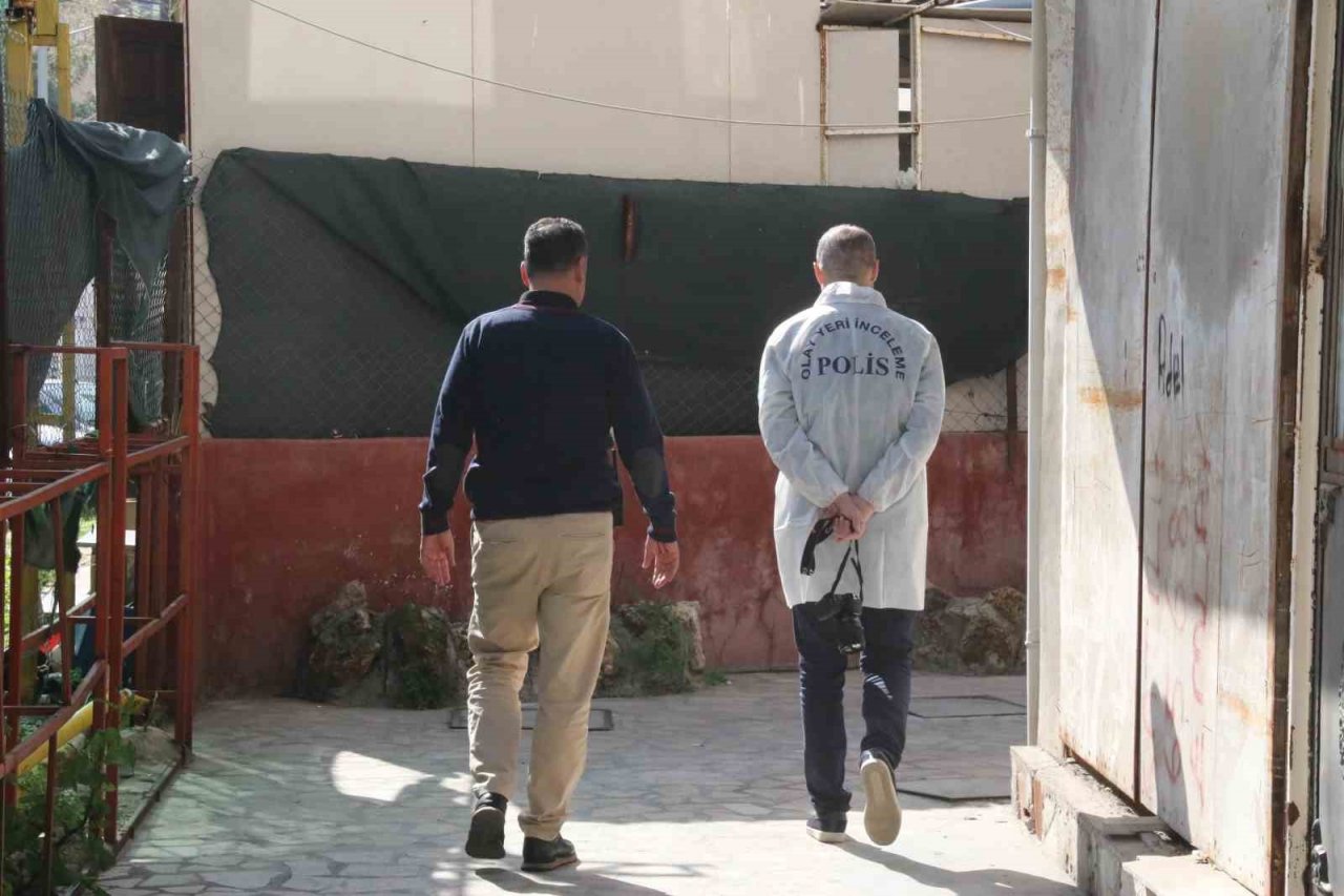 Transseksüellerle aynı evi paylaşan İranlı gencin ölümü polisi harekete geçirdi