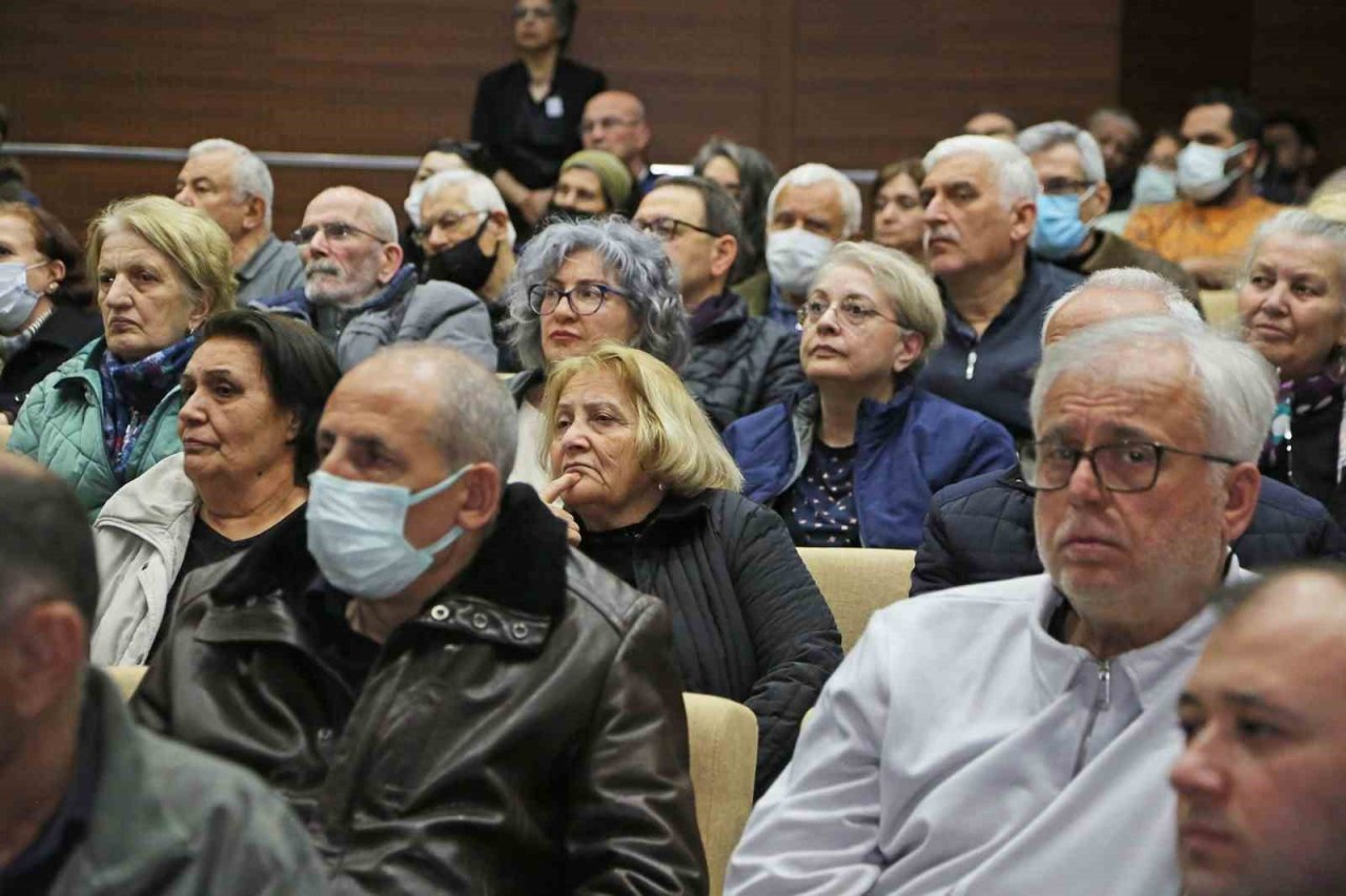 Ataşehir’de “Deprem Ve Afetlere Hazırlık” bilgilendirme toplantısı gerçekleştirildi