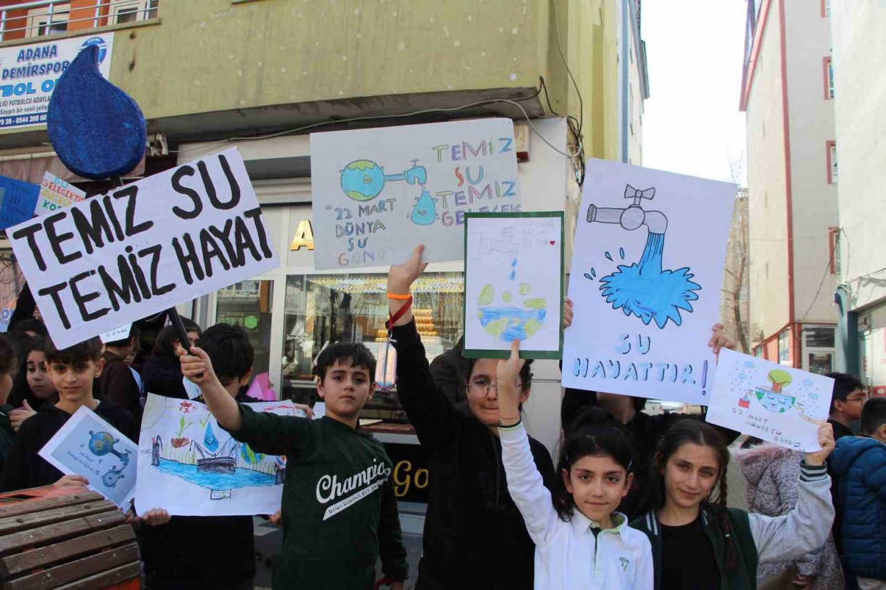 Bingöl’de minikler “su tasarrufu” için yürüdü