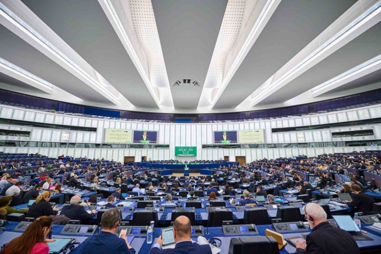 Avrupa Konseyi’nde depremzedeler için saygı duruşu