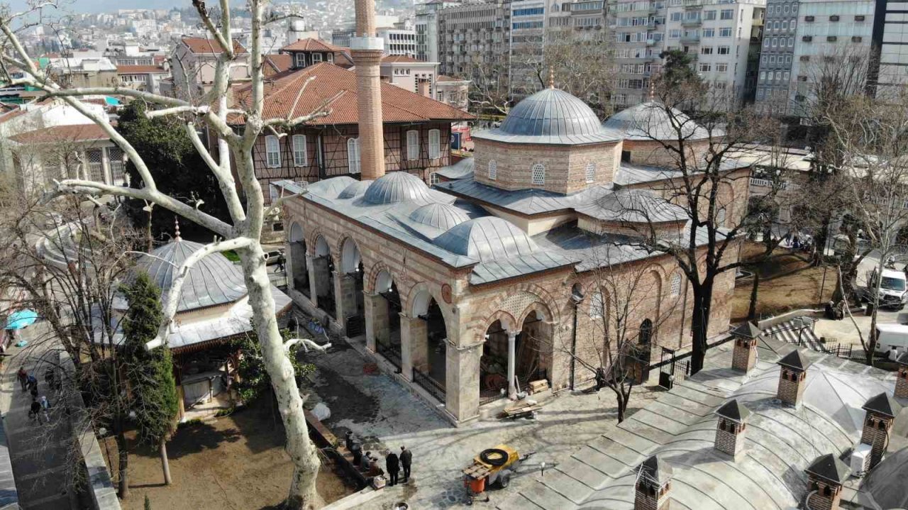 Gazi Orhan Bey Camii, 3 yıl aradan sonra teravih namazı ile ibadete açılıyor