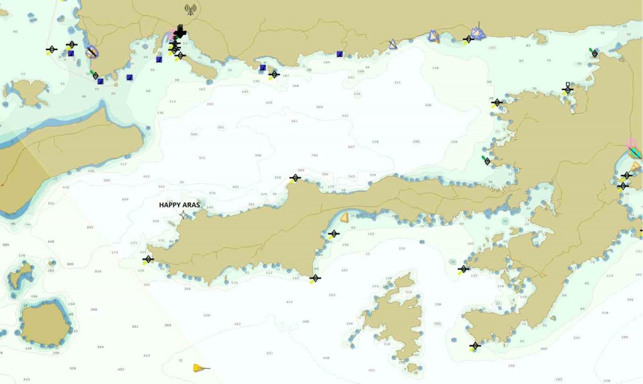 Datça’da kuru yük gemisi karaya oturdu