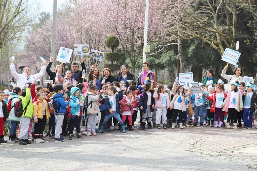 Anaokulu öğrencileri suyun önemine dikkat çekti