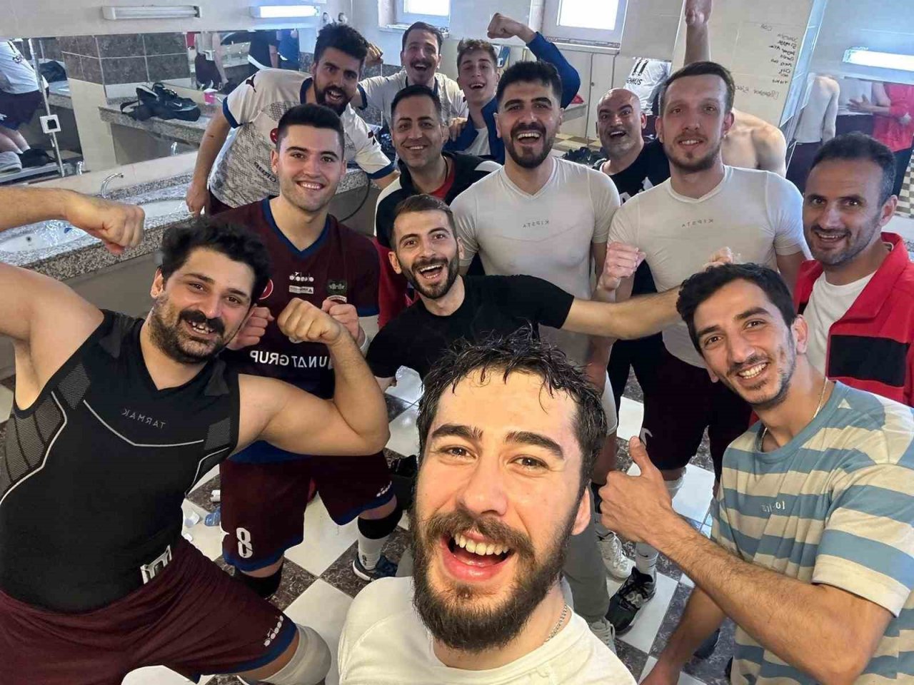 Yenişehirli voleybolcular bir üst lig için mücadele edecek