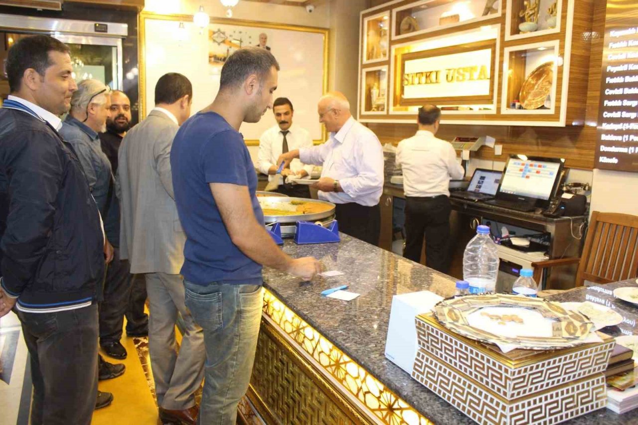 Kadayıfçı Sıtkı Usta 11 ayın sultanına hazır