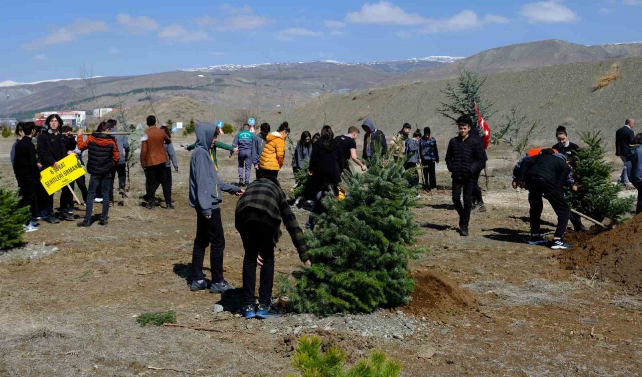 Deprem şehitleri anısına fidanlar toprakla buluştu