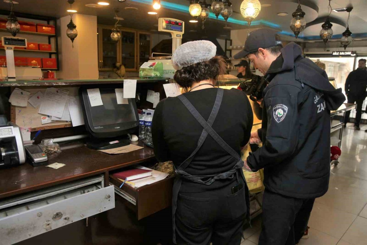 Gaziosmanpaşa’da Ramazan öncesi lokanta ve fırınlar denetlendi