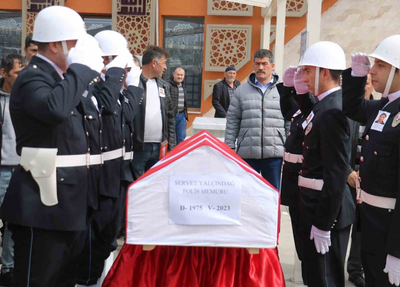Kalp krizinden hayatını kaybeden polis memuru son yolculuğuna uğurlandı