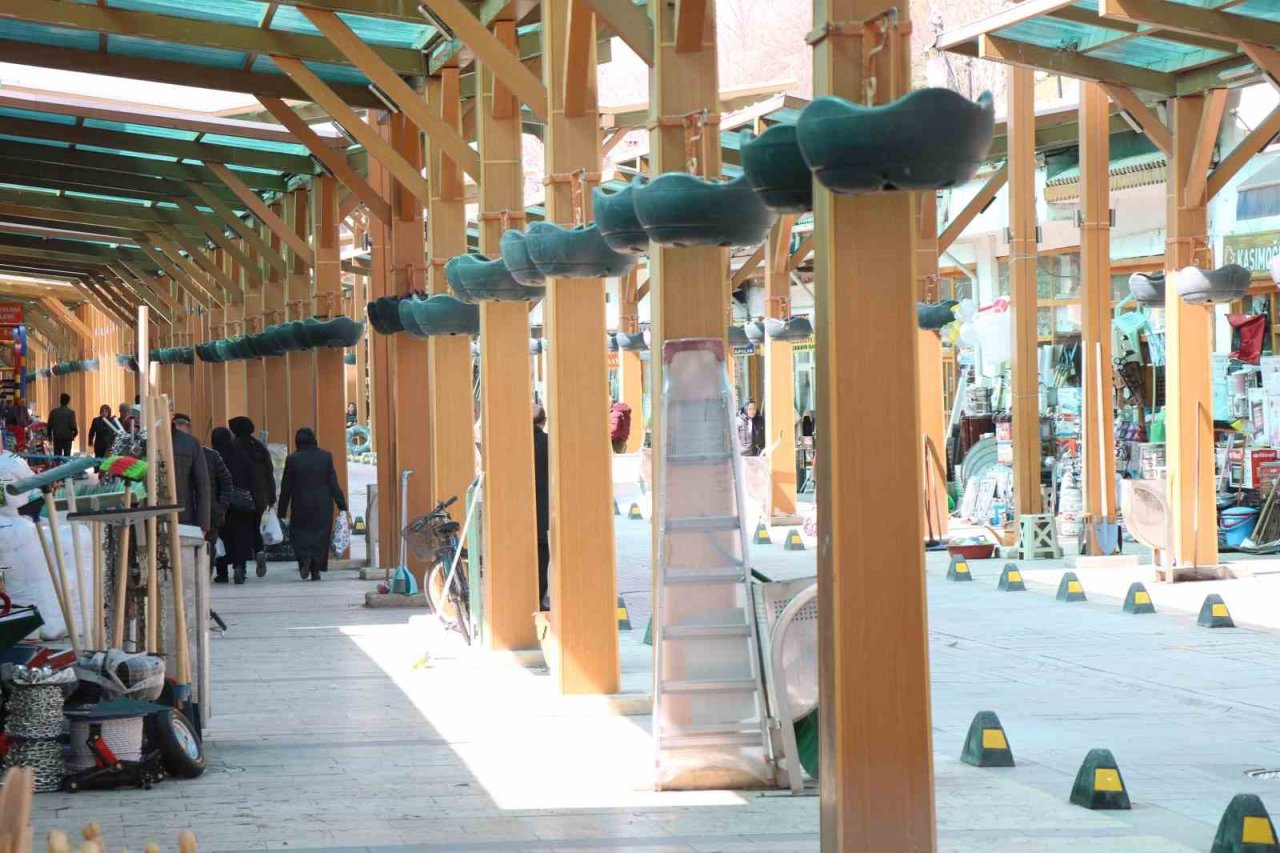 Kırşehir’in bilinen en eski çarşısında Ramazan yoğunluğu