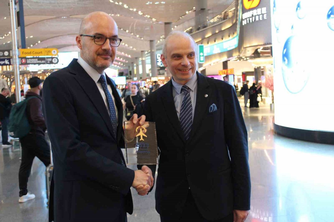 İGA İstanbul Havalimanı üst üste 3. kez ’yılın havalimanı’ seçildi