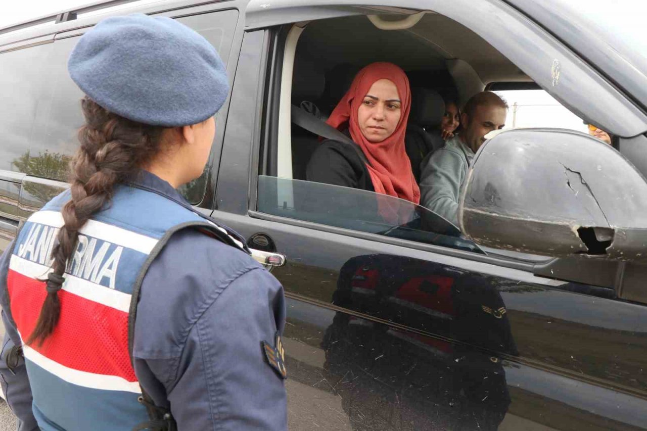 Jandarma ilçe, belde ve köy yollarında sıkı denetimde