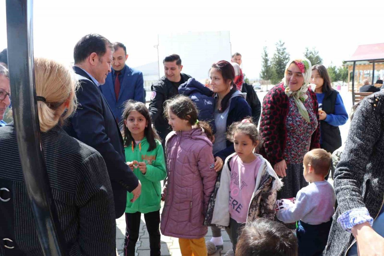Depremzedeler Kayseri’nin lezzetlerini tattı
