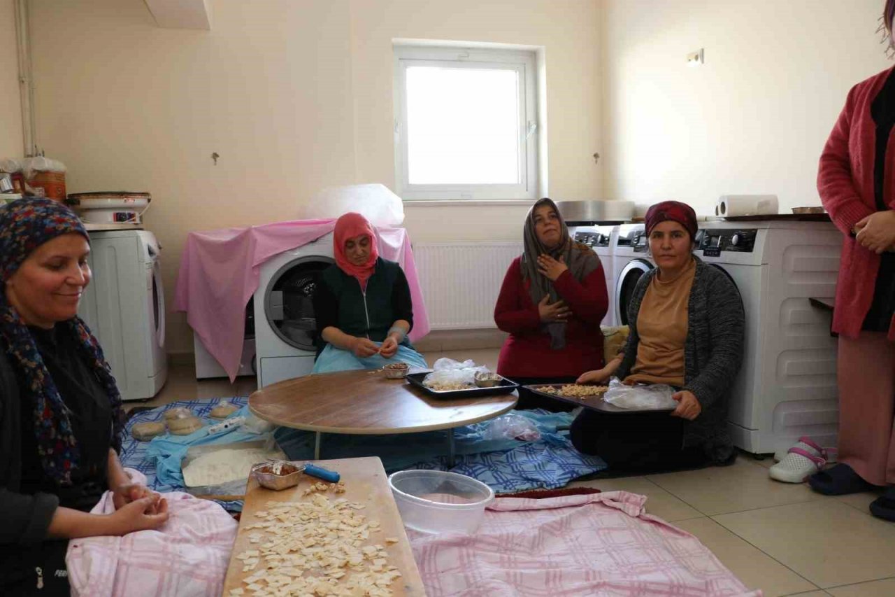 Depremzedeler Kayseri’nin lezzetlerini tattı