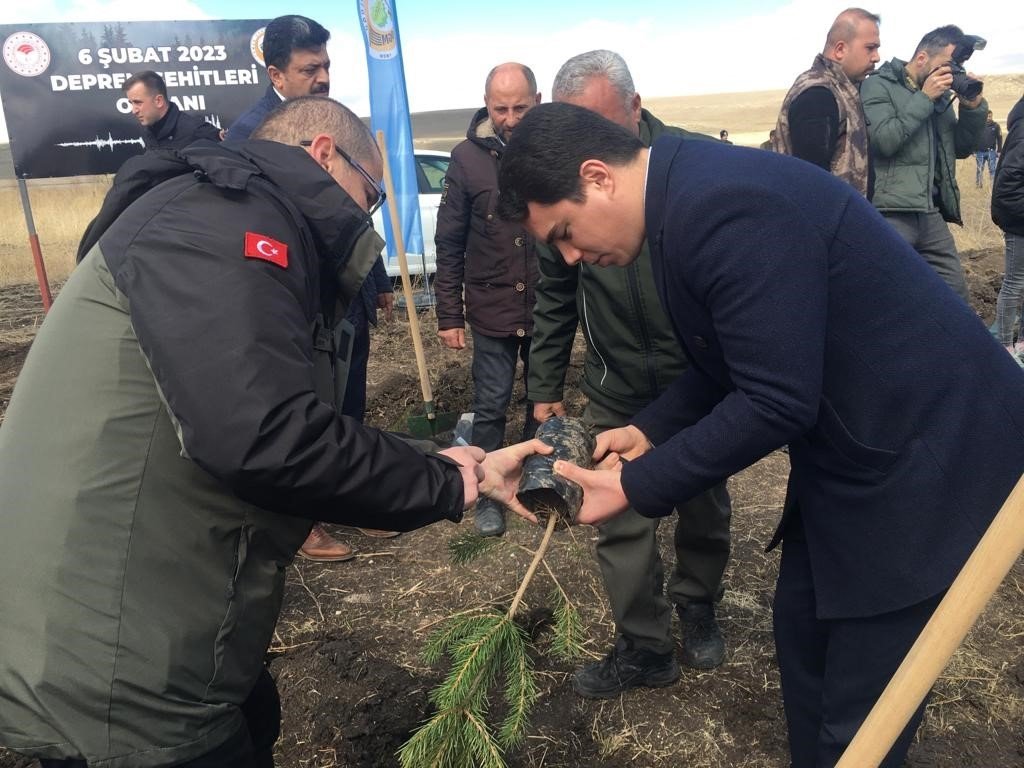 Kars’ta “6 Şubat Deprem Şehitleri Ormanı” oluşturuldu