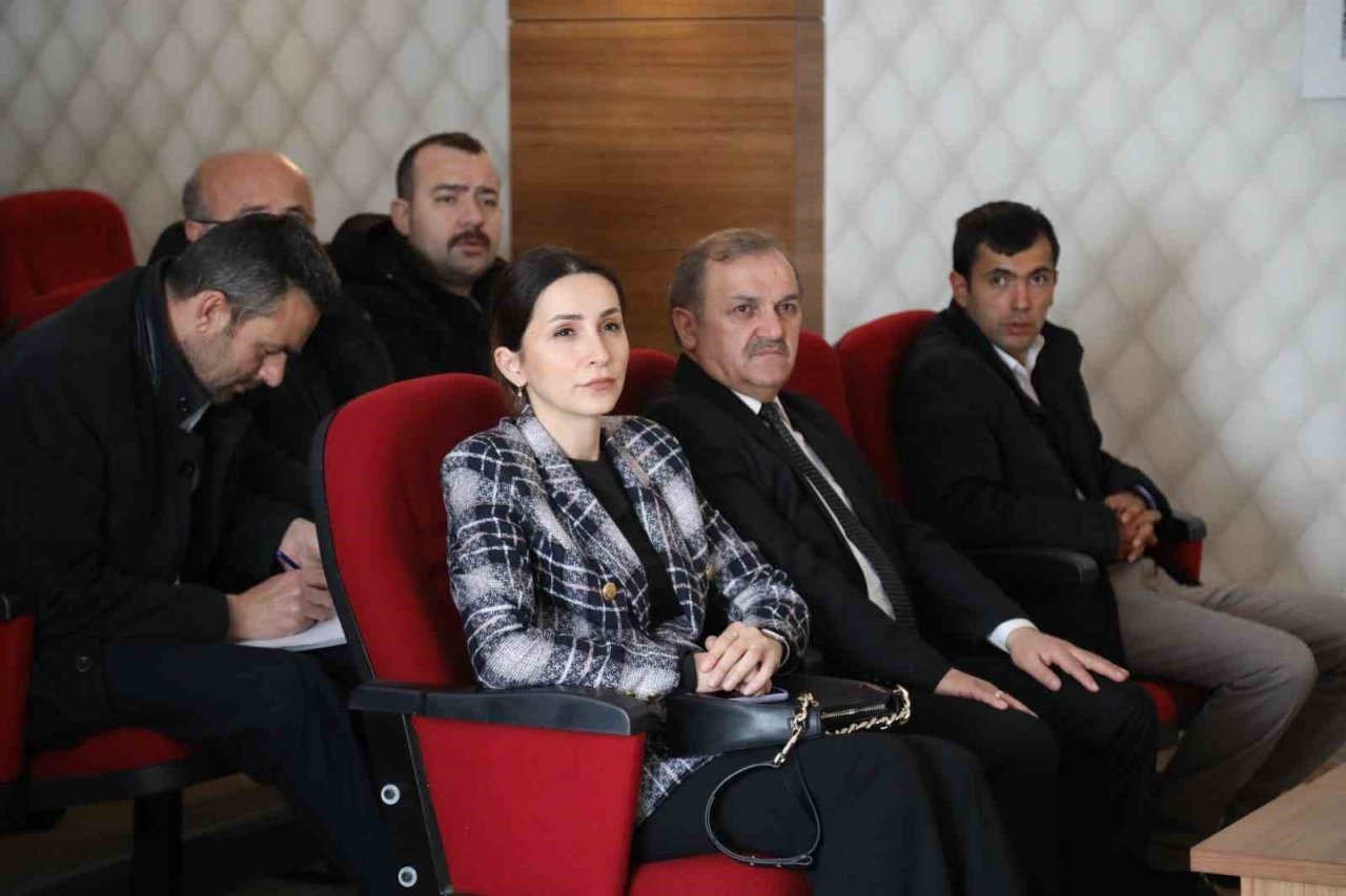 Arı yetiştiricilerine arı katili ’varroa’ ile mücadele anlatıldı