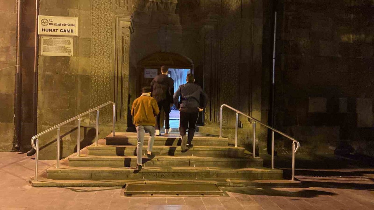 Kayseri’de ilk teravih namazı kılındı