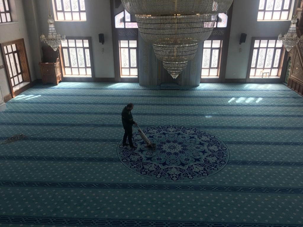 Keçiören’de camilerde Ramazan temizliği