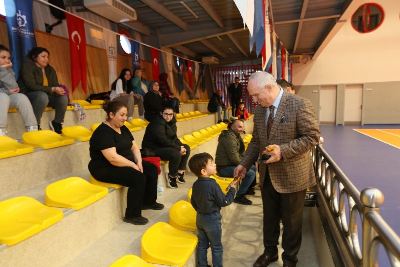 Filede kazanan Derince Midi Kız A oldu