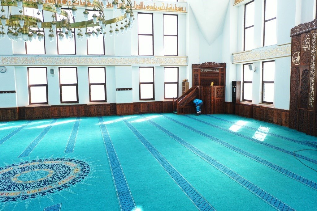 Kocasinan’da camiler gül kokuyor